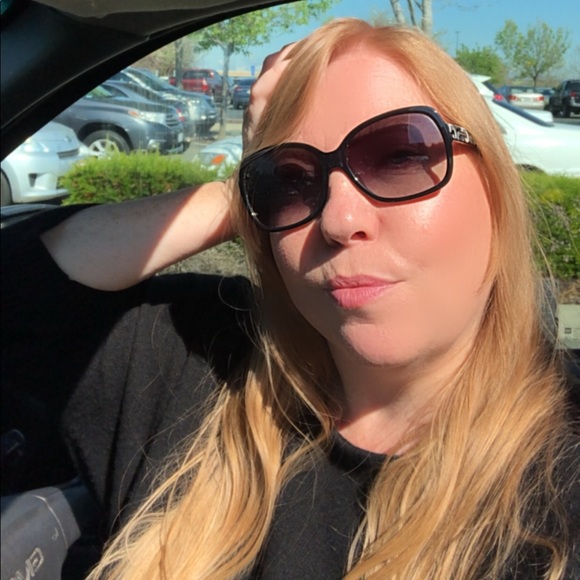 Meet your buyer/seller 😘❤️💜 - Picture 5 of 8